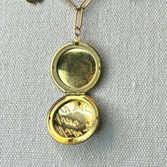 LARGE “Wish upon a star” locket charm on 18kt gold plated 18” paperclip chain 💫 - Picture 4 of 6